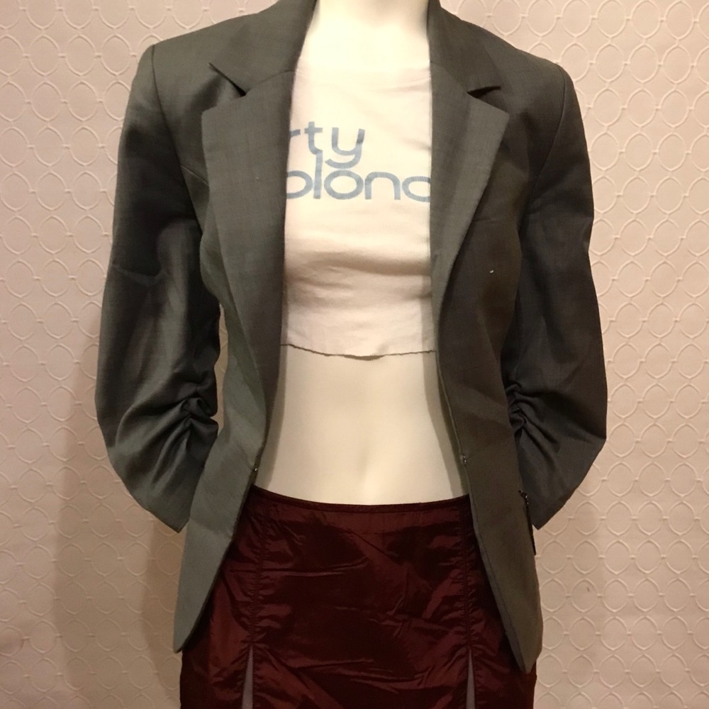 Prada pleated mini skirt - Picture 2 of 8